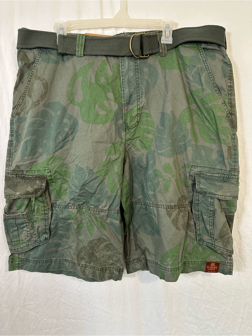 NWT Urban Pipeline Cargo Shorts Sz 40
